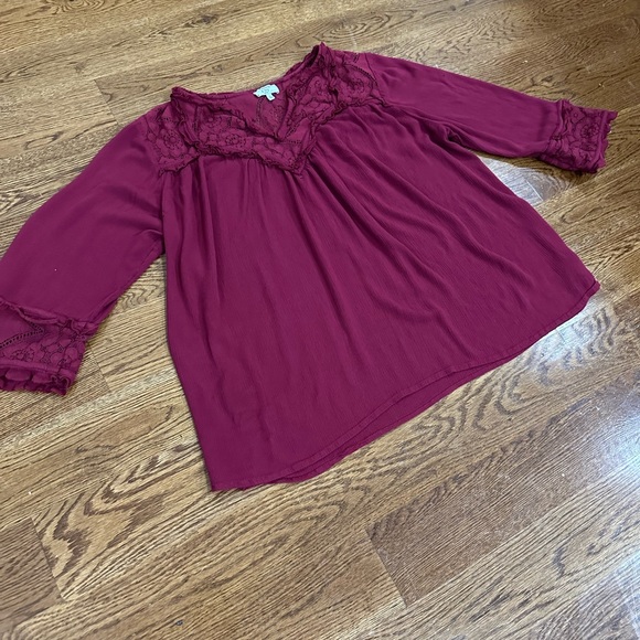 Burgundy maroon crown & Ivy plus 1x peasant top - Picture 3 of 5